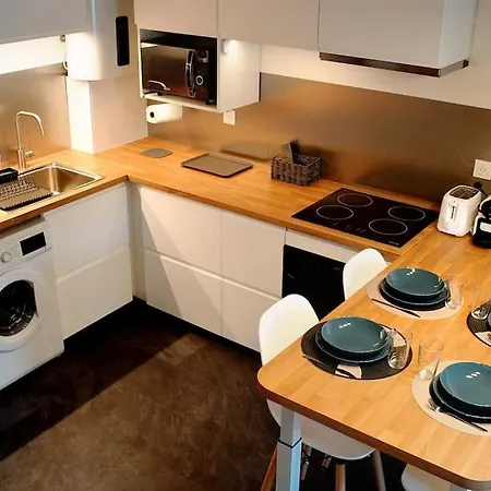 The Cozy Downtown Duplex Chevreuse