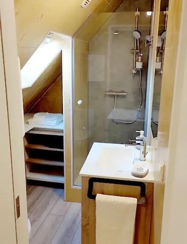 The Cozy Downtown Duplex Апартаменты Шеврёз