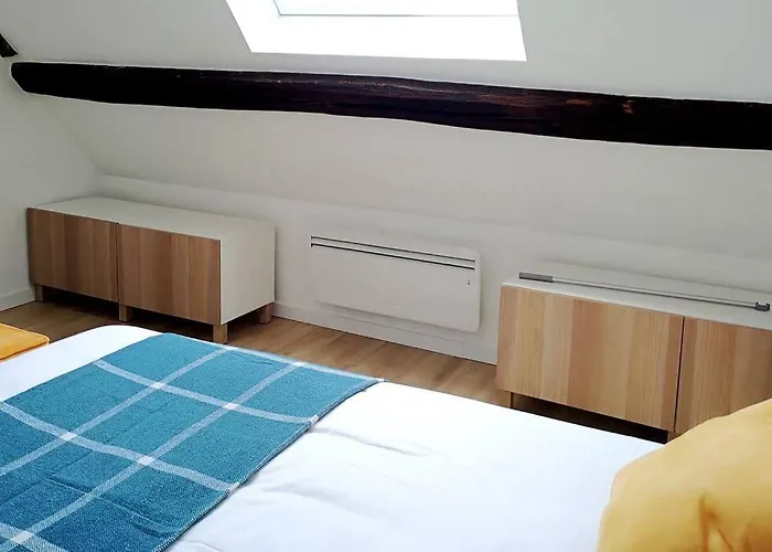The Cozy Downtown Duplex *